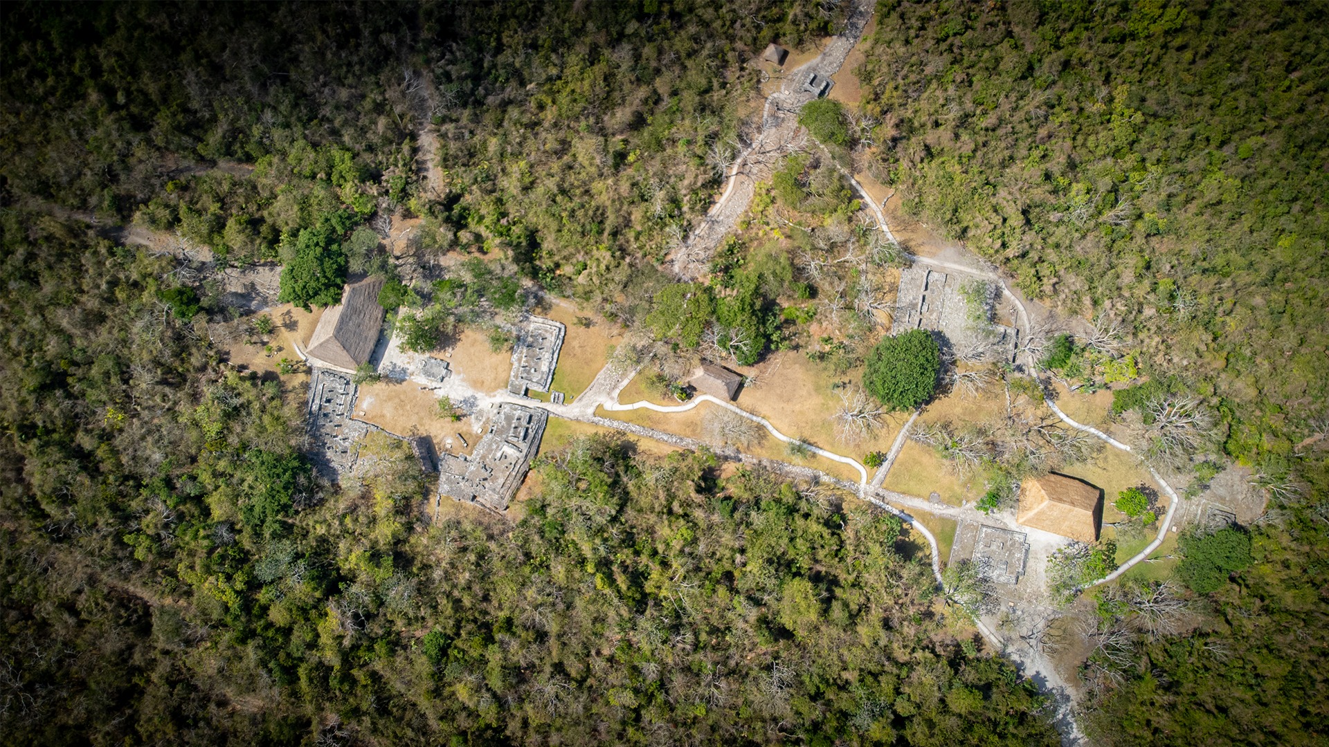 Ruinas Mayas de Cozumel: Recorriendo la Historia